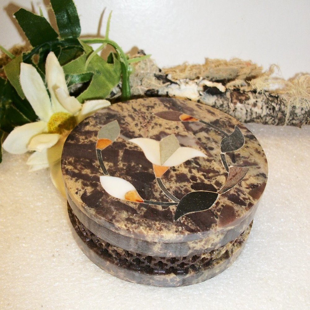 Mother of Pearl Inlaid Stone Trinket Box Pierced Sides Made in India 3" Diameter